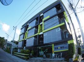 Shyne Place, hotel en Phuket