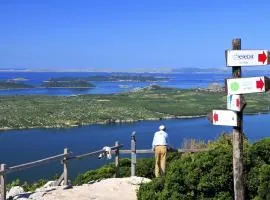 Vacation Apartment in Pakoštane with terrace, WiFi, washing machine (3539-4)