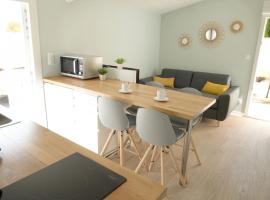 T2 - 28m2 avec cour et stationnement, wifi et linge fournis, holiday rental in Angoulême