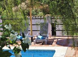 Finca La Meica B&B, hotell i Casabermeja