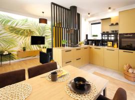 W&K Apartments - Gold Suite, hotel near Koszalin Train Station, Koszalin