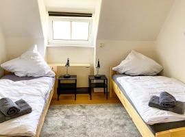 Worker Apartments Bernsdorf-Wiednitz、Bernsdorfの駐車場付きホテル