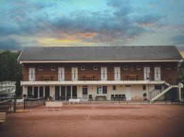 Tenisz Panzió - Baja, hotel a Baja