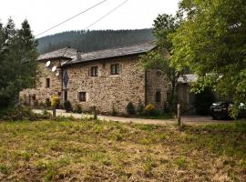 Casa Rural Madreselva 1, casa rural en Navelgas