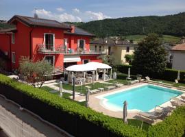 G&G Bed&Breakfast and apartments, hotel en Garda