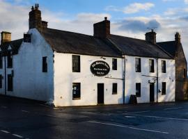 THE Waterloo Arms Hotel, hotell med parkeringsplass i Chirnside