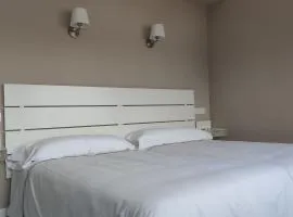 Hotel Román、にあるアストゥリアス空港 - OVDの周辺ホテル