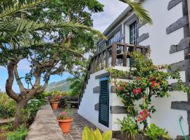 Casa do Gato Preto, hotel in Santo Amaro