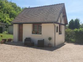 Gîte L'EAU VIVE, feriebolig i Noyers