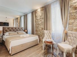 Four Elements, hotelli Splitissä lähellä maamerkkiä Kroatian merenkulkumuseo