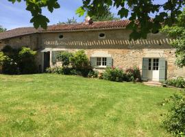 Ancienne ferme Périgourdine, maison de vacances à Andrivaux