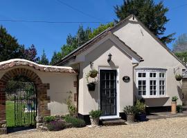 Tolpuddle Hideaway, Tolpuddle, Dorset, holiday home in Dorchester