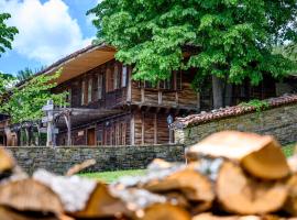 Guest Houses "Zlatna Oresha - Complex", hotel v mestu Zheravna