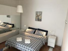 Marina Blue Apartaments, hotell i Porto Potenza Picena