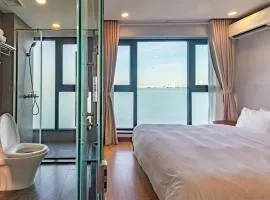 22Land Moon West Lake