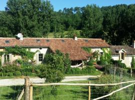 Romantic Mill Cottage 30 min from Bergerac France, hotel v destinácii Sourzac