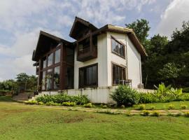 Beautiful NEO Villa Mahagoan 4Bhk, hotel i Kārli