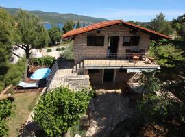 Stone house Skrivena, Hotel in Pridraga