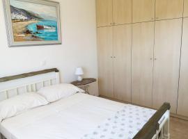 Paros Iliahtides Apartments near Golden Beach, хотел в Márpissa