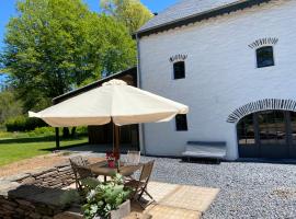 Le Scailleteux - Gîte de charme avec rivière, hotell i Fauvillers