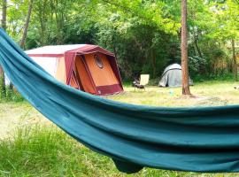 Different Belgrade camping, hotel with parking in Vrčin