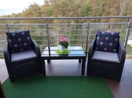 Apartament z widokiem na morze, hotel v destinaci Dziwnówek