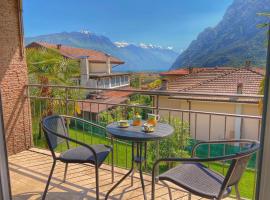 Villa Desy, hotel in Riva del Garda