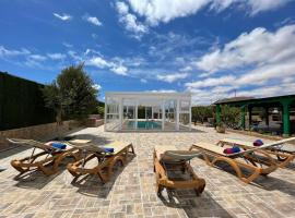 Villa El Cantil: Casillas de Morales'te bir otoparklı otel