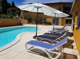 Casa Méline, hotel with pools in Montry