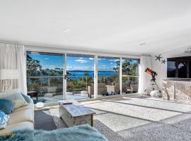 Water Views on Wallawa, holiday home in Nelson Bay
