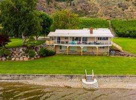 Linger Longer Lakeside Cottage, hotel in Oroville