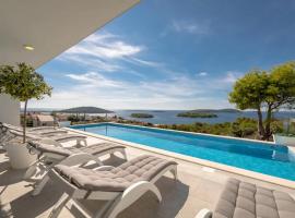 Villa Marvela - Family 4 Bedroom, alquiler vacacional en Maslinica