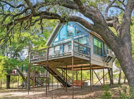 Arbor House of Dripping Springs - Nautical House, villa in Dripping Springs