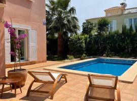 Casa Mar Blau - mediterranean house, holiday rental sa Puigderrós