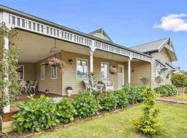 Charming period cottage with a picturesque garden, hotel a Cowes