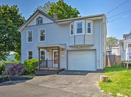 Updated Home with Patio Half Mile to West Point, villa in Highland Falls