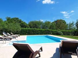 Peaceful Villa Fioretta with relaxing pool, Hotel in Kakma