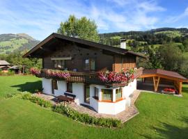 Haus Hirzinger, hotelli kohteessa Brixen im Thale