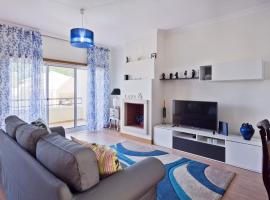 BmyGuest - Sesimbra Sea View Villa, בית נופש בCastelo