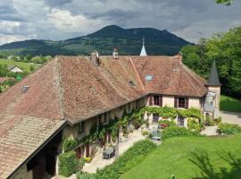 Domaine de Bellevue Gîte du Mont Begon, hotell med parkeringsplass i Marnoz