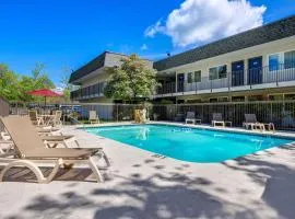 Motel 6-Issaquah, WA - Seattle - East