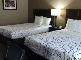 Parkwood Inn & Suites