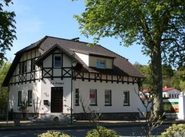 Zum Schlossgarten, guest house in Ralswiek