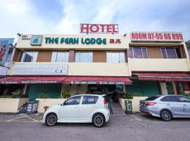 The Fern Lodge Hotel, hotel em Skudai