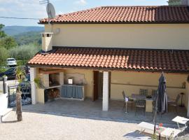 Casa Ferata - holiday home، فيلا في Vižinada