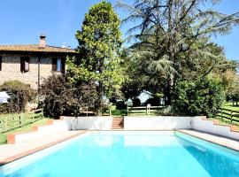 Agriturismo MONTIONI, hotel with parking in Sovicille