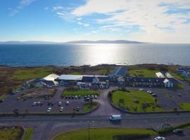 Connemara Coast Hotel, hotel con piscina a Furbo