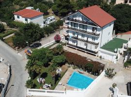 Apartments and Rooms Bozena, hotell i Vodice