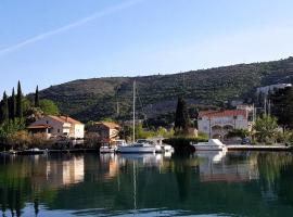 Apartments Lorena, alquiler vacacional en la playa en Mokošica