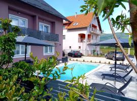Premier House by RD Group, cheap hotel in Korenica